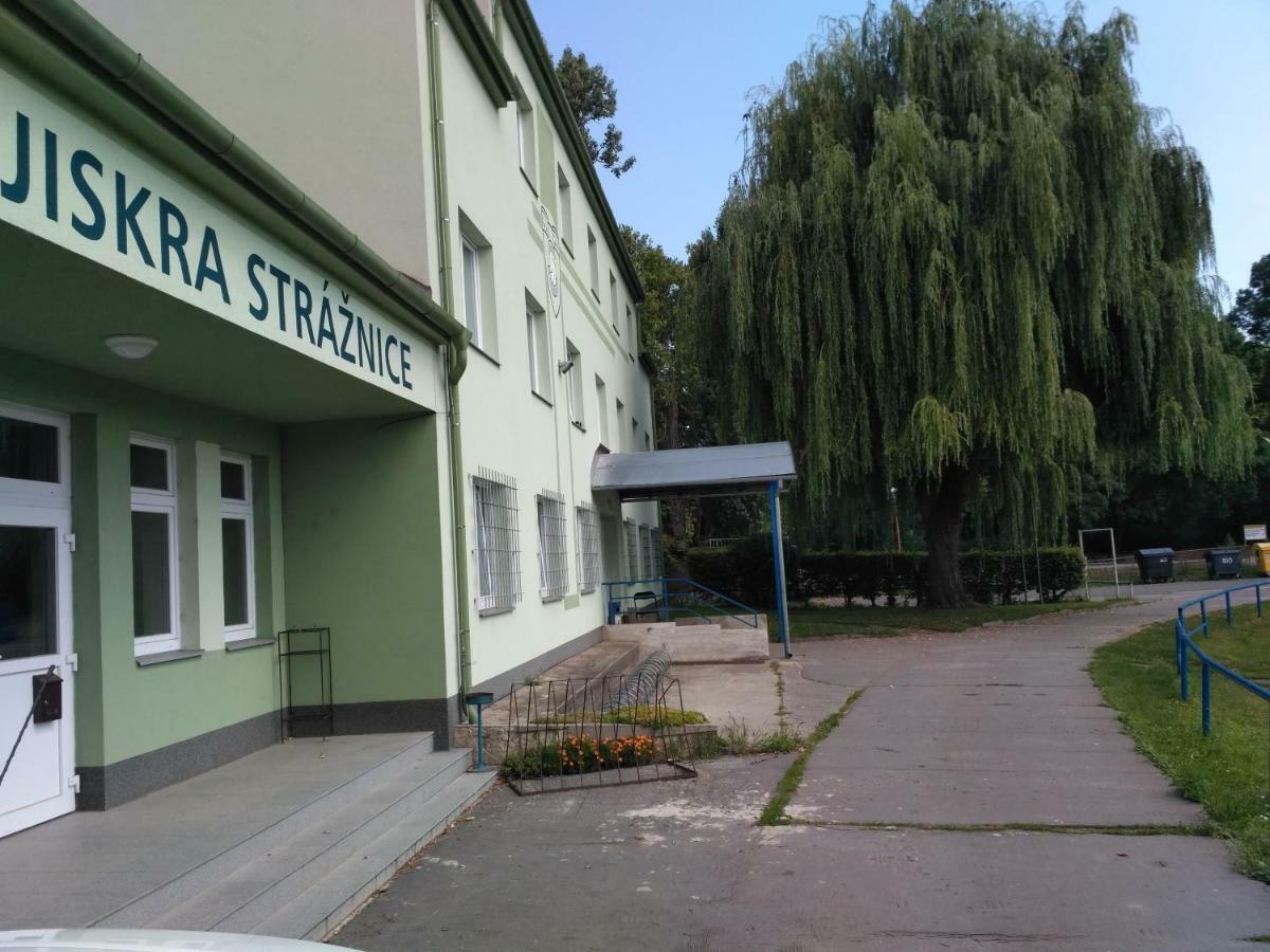 Ubytovani, *